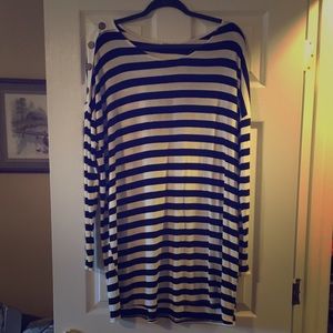 Black and white long sleeve dress